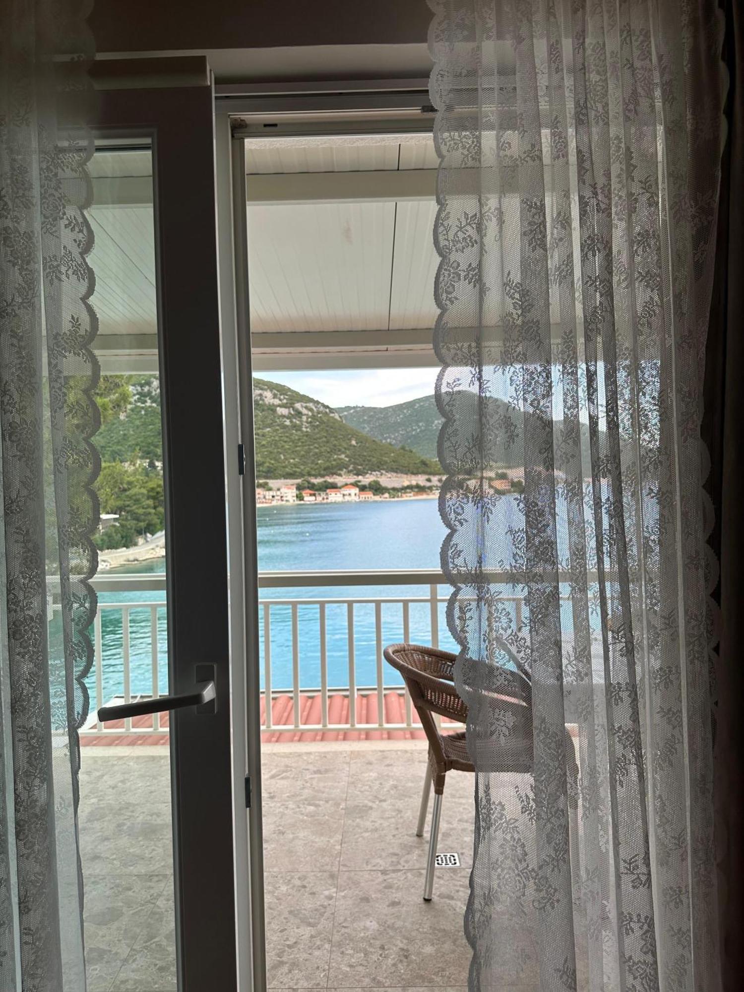 Apartman Bebic Klek Exteriör bild